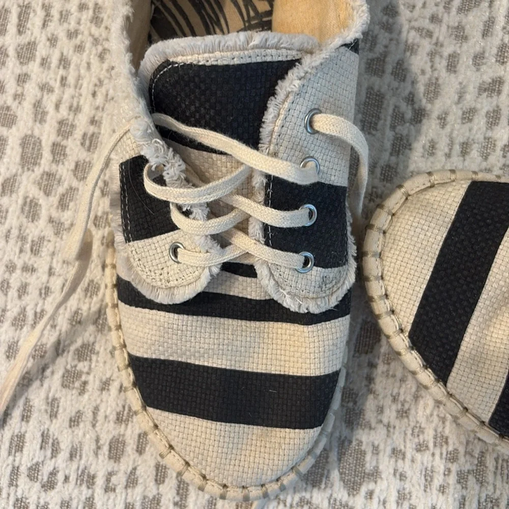 DOLCE VITA DV ESPADRILLE LACE UP PLATFORM